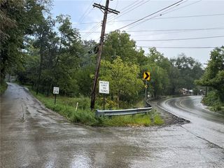 500 Conway Wallrose Rd, Conway, PA 15042