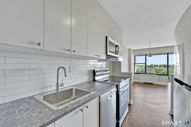 44 Strawberry Hill Avenue 7E, Stamford, CT 06902