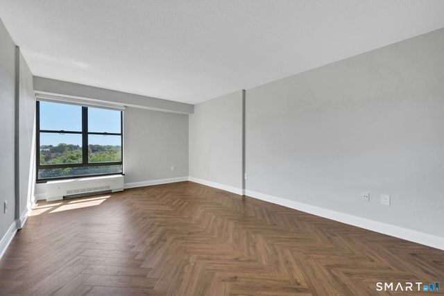 44 Strawberry Hill Avenue 7E, Stamford, CT 06902