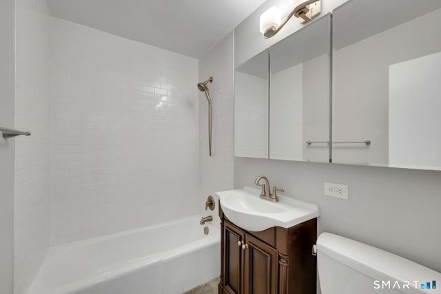 44 Strawberry Hill Avenue 7E, Stamford, CT 06902