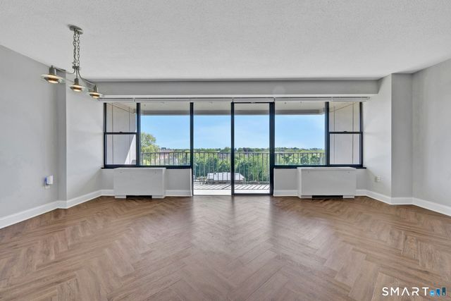 44 Strawberry Hill Avenue 7E, Stamford, CT 06902