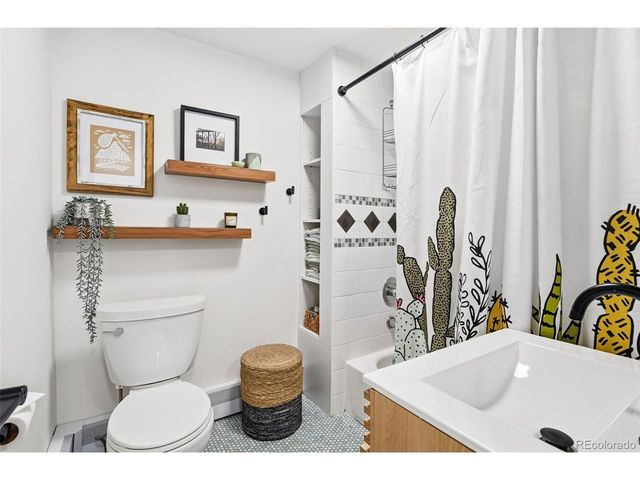 6940 Independence St, Arvada, CO 80004