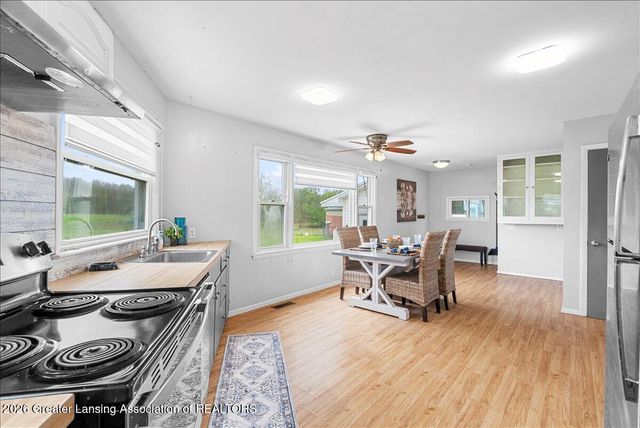 8280 S Dewitt Road, Dewitt, MI 48820