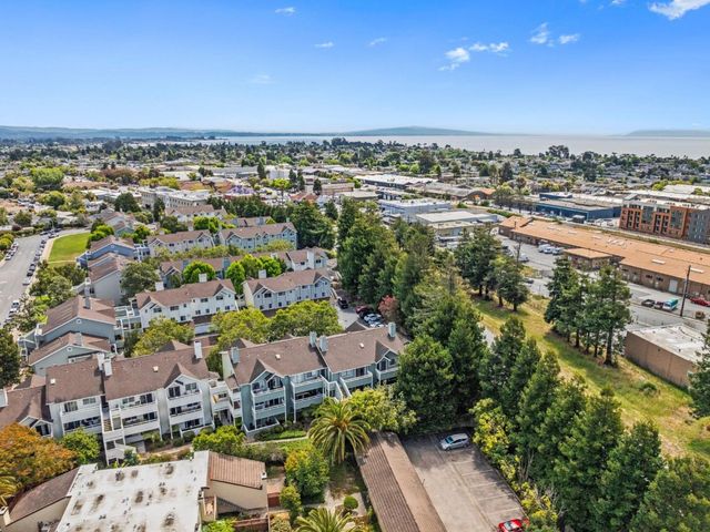 41 Grandview Street 208, Santa Cruz, CA 95060