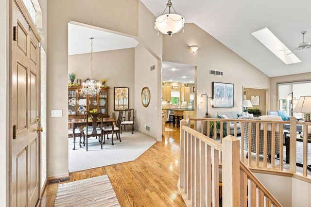 10904 Chatham Court S, Burnsville, MN 55337