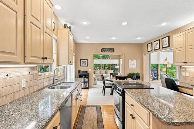 10904 Chatham Court S, Burnsville, MN 55337