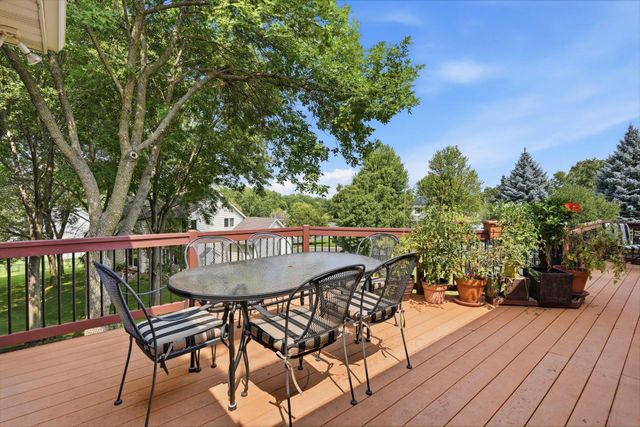 10904 Chatham Court S, Burnsville, MN 55337