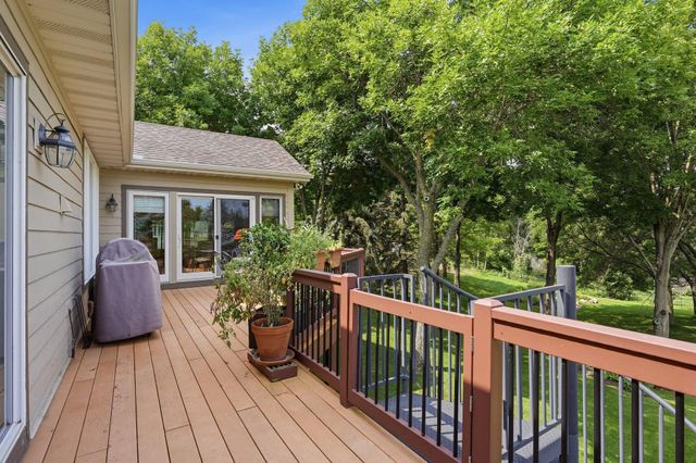 10904 Chatham Court S, Burnsville, MN 55337