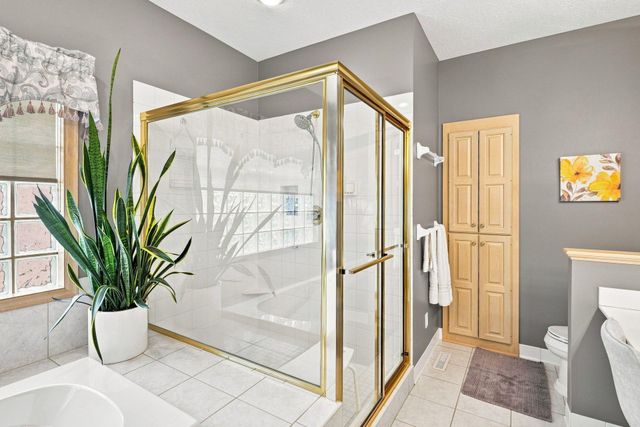 10904 Chatham Court S, Burnsville, MN 55337