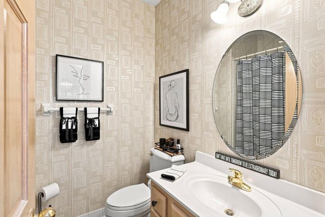 10904 Chatham Court S, Burnsville, MN 55337