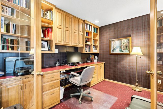10904 Chatham Court S, Burnsville, MN 55337