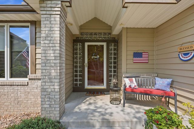 10904 Chatham Court S, Burnsville, MN 55337