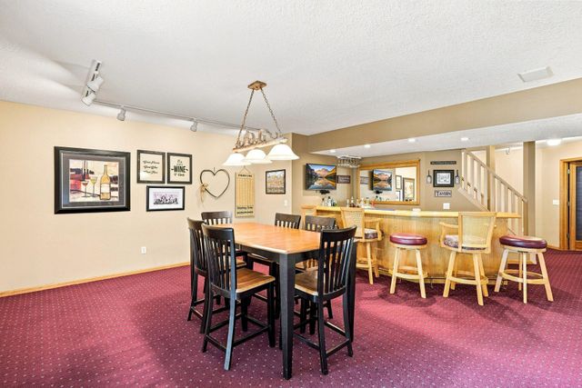 10904 Chatham Court S, Burnsville, MN 55337