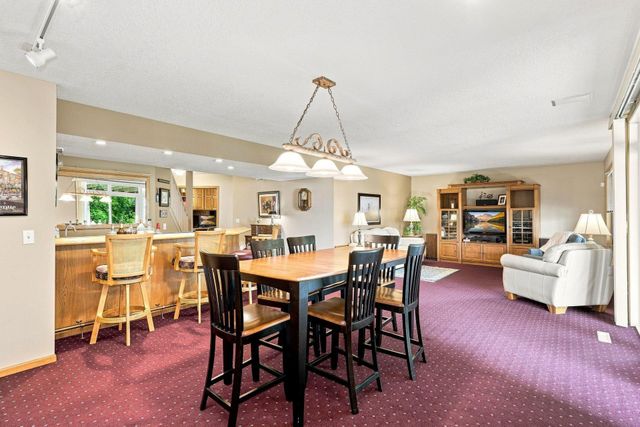10904 Chatham Court S, Burnsville, MN 55337