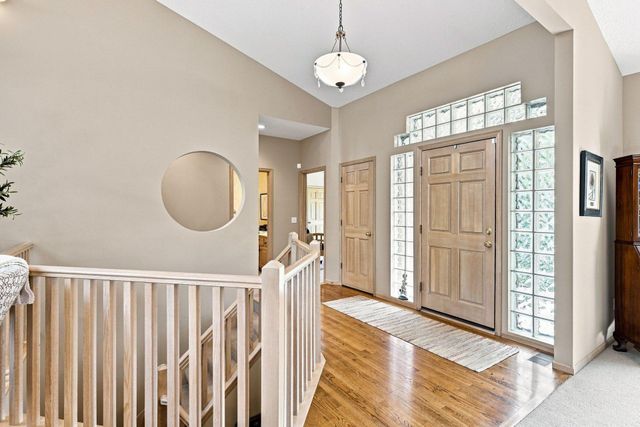 10904 Chatham Court S, Burnsville, MN 55337