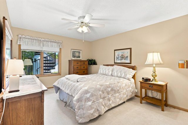 10904 Chatham Court S, Burnsville, MN 55337