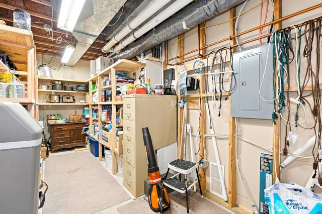 10904 Chatham Court S, Burnsville, MN 55337