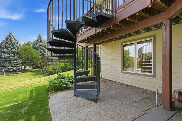 10904 Chatham Court S, Burnsville, MN 55337