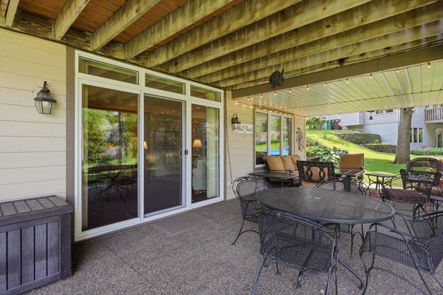 10904 Chatham Court S, Burnsville, MN 55337