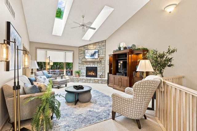 10904 Chatham Court S, Burnsville, MN 55337