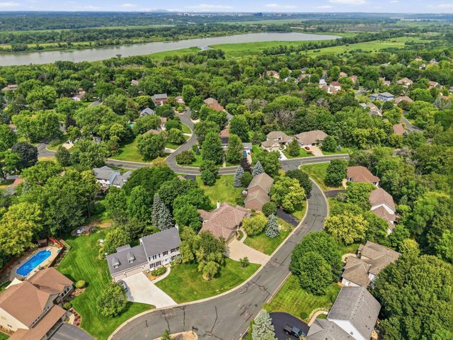 10904 Chatham Court S, Burnsville, MN 55337