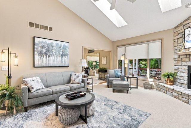10904 Chatham Court S, Burnsville, MN 55337