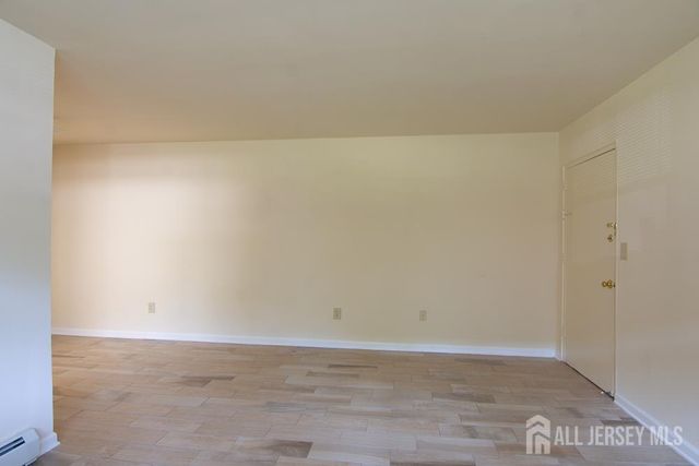 9 KOSTER Boulevard 24-8A, Edison, NJ 08820