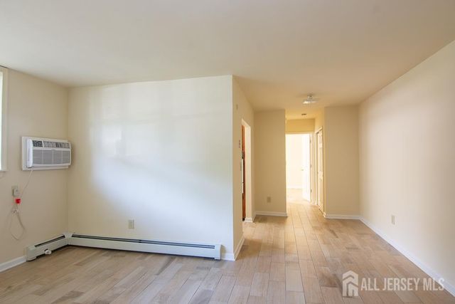 9 KOSTER Boulevard 24-8A, Edison, NJ 08820