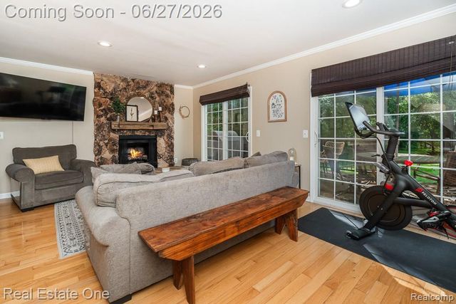 1222 Kings Cove Court 244, Rochester Hills, MI 48306