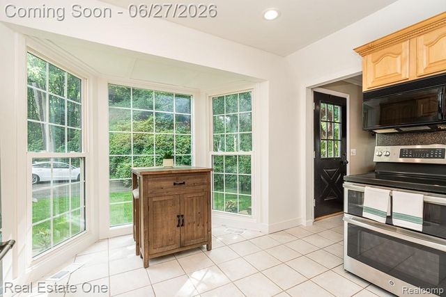 1222 Kings Cove Court 244, Rochester Hills, MI 48306