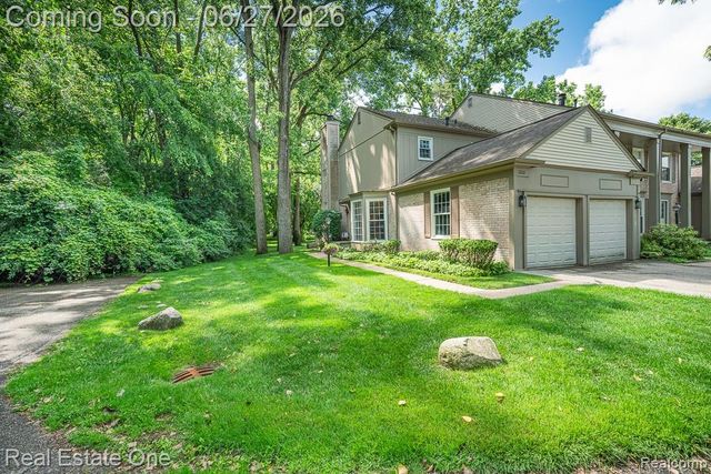 1222 Kings Cove Court 244, Rochester Hills, MI 48306