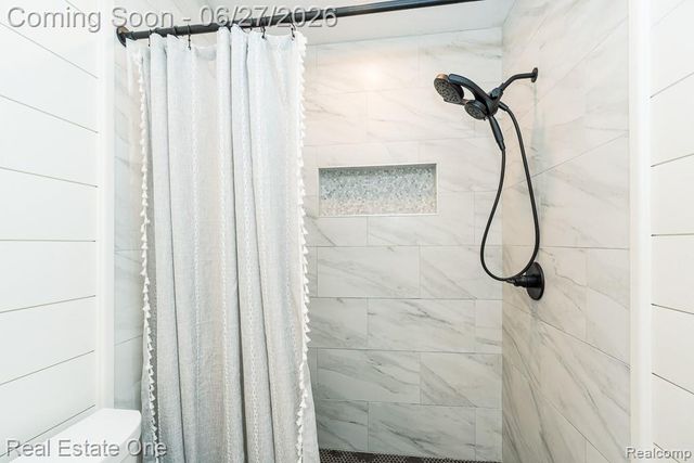 1222 Kings Cove Court 244, Rochester Hills, MI 48306