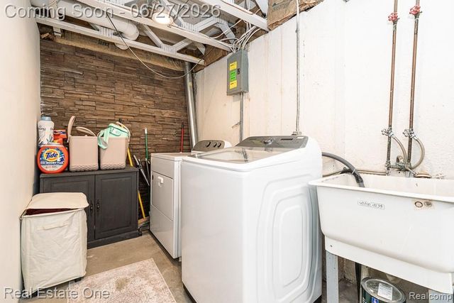 1222 Kings Cove Court 244, Rochester Hills, MI 48306
