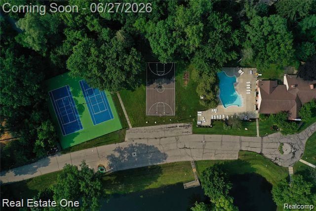 1222 Kings Cove Court 244, Rochester Hills, MI 48306