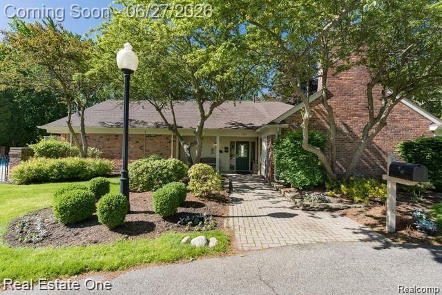 1222 Kings Cove Court 244, Rochester Hills, MI 48306