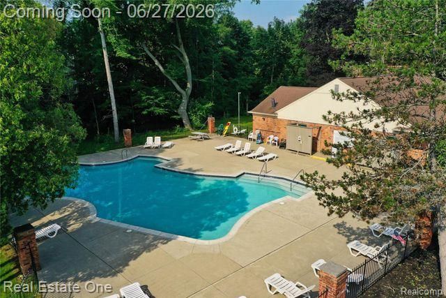 1222 Kings Cove Court 244, Rochester Hills, MI 48306