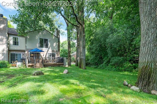1222 Kings Cove Court 244, Rochester Hills, MI 48306