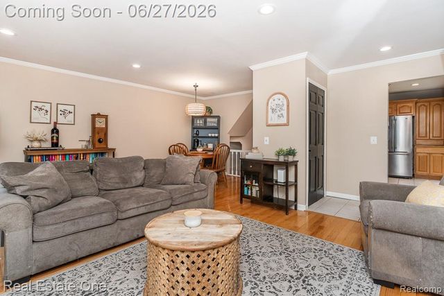 1222 Kings Cove Court 244, Rochester Hills, MI 48306