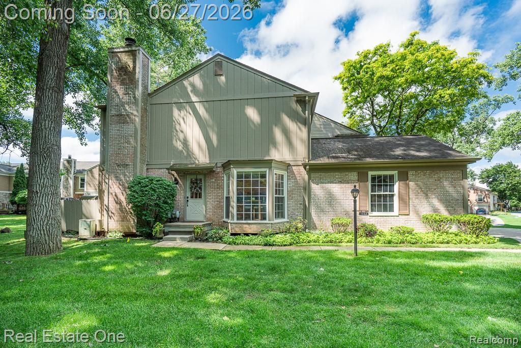 1222 Kings Cove Court 244, Rochester Hills, MI 48306