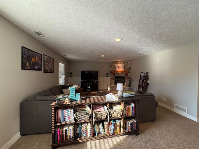 4696 Stonewood Court, Hudsonville, MI 49426