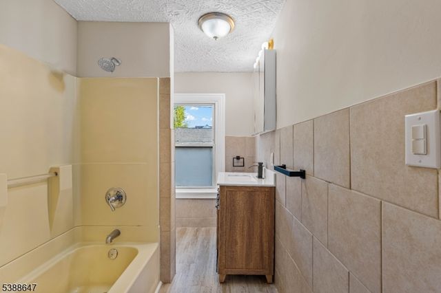 330 Chambers St, Phillipsburg Town, NJ 08865