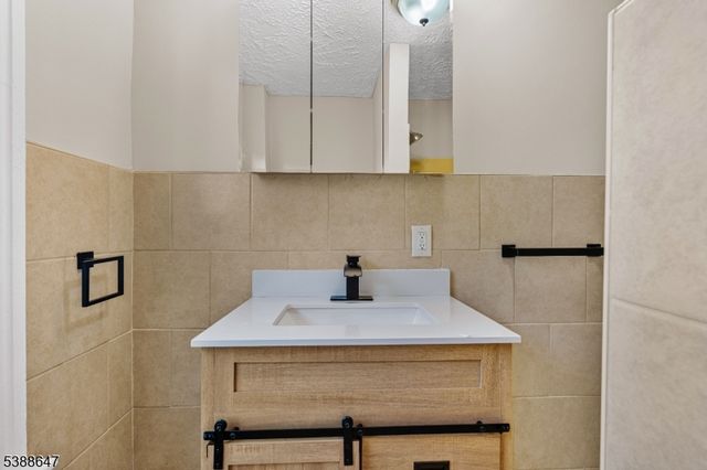 330 Chambers St, Phillipsburg Town, NJ 08865