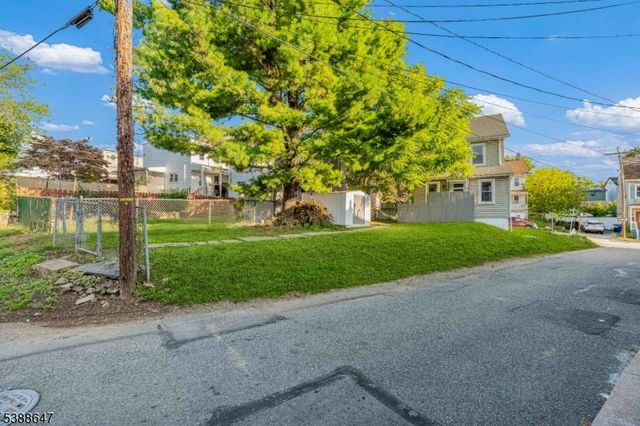 330 Chambers St, Phillipsburg Town, NJ 08865