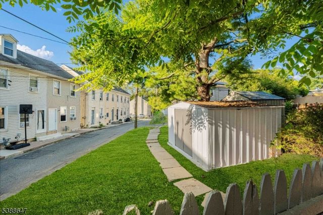 330 Chambers St, Phillipsburg Town, NJ 08865