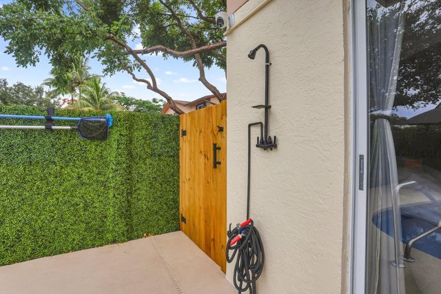 4180 N Landar Drive, Lake Worth, FL 33463