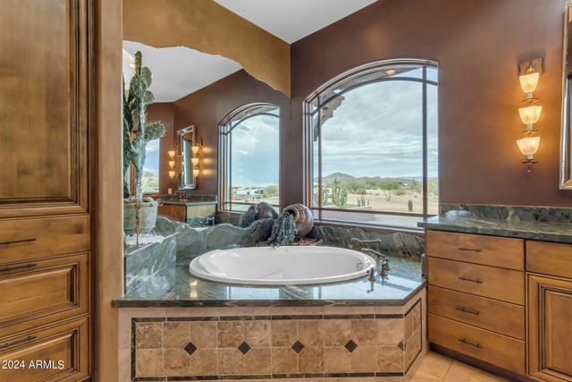 13330 E Jomax Road, Scottsdale, AZ 85262