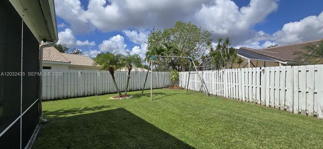 1643 Palermo Dr, Weston, FL 33327