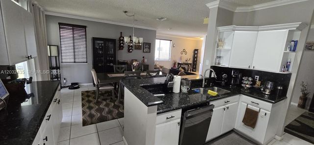 1643 Palermo Dr, Weston, FL 33327