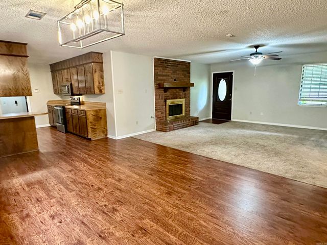 12921 Barth Road, Alexander, AR 72002