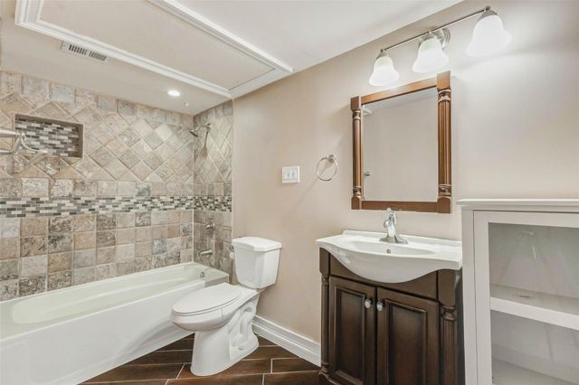 11201 Lynbrook Drive 3702, Houston, TX 77042